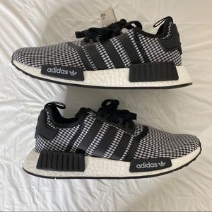 Adidas NMD_R1 Core Black Sneakers sz. 8 Mens